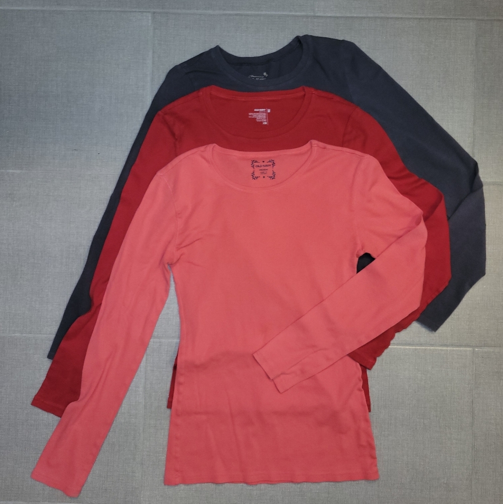 (3) Old Navy long sleeve t-shirts (Medium)